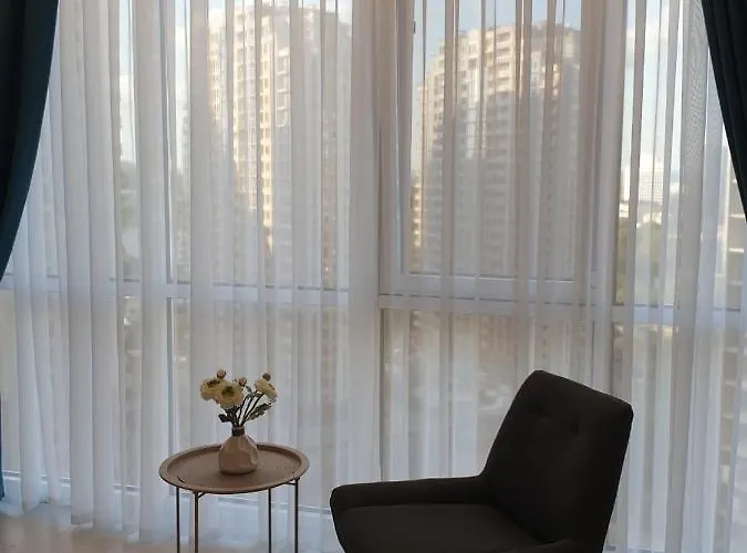 Comfortable Near The Sea . *