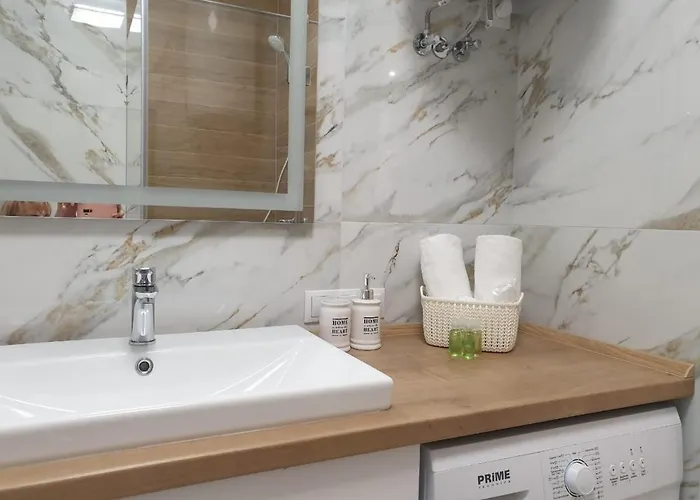 Apartment Comfortable Near The Sea . *