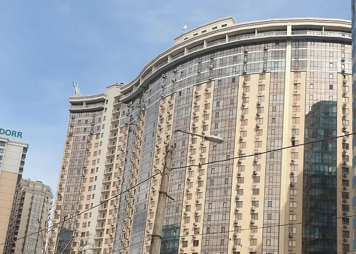 Comfortable Near The Sea . *